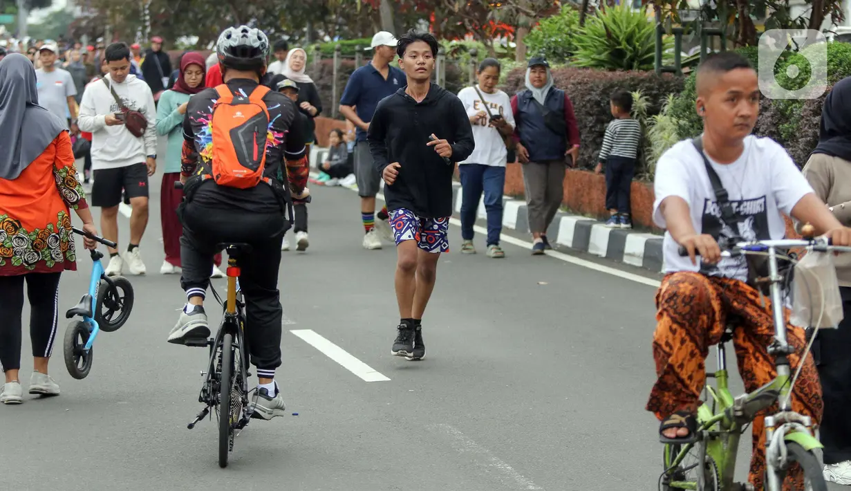 Untuk memeriahkan gelaran CFD, Pemerintah Kota Depok menyediakan 50 tenda untuk menampung para pelaku UMKM. (Liputan6.com/Herman Zakharia)