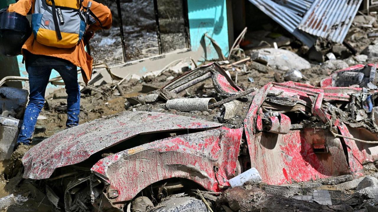 Musibah tanah longsor di Kolombia tengah yang dipicu oleh hujan lebat telah menyebabkan sedikitnya 14 orang tewas dan sekitar puluhan orang lainnya hilang.