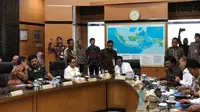 Menko Polhukam Mahfud Md menggelar rapat dengan sejumlah menteri membahas situasi di Papua. (Liputan6.com/Delvira Hutabarat)