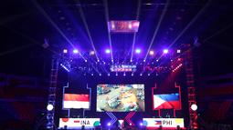 Timnas e-sport Indonesia saat melawan Filipina pada laga final Mobile Legends SEA Games 2019 di Filoil Flying V Center, Manila, Minggu (8/12). Indonesia kalah 2-3 dari Filipina. (Bola.com/M Iqbal Ichsan)
