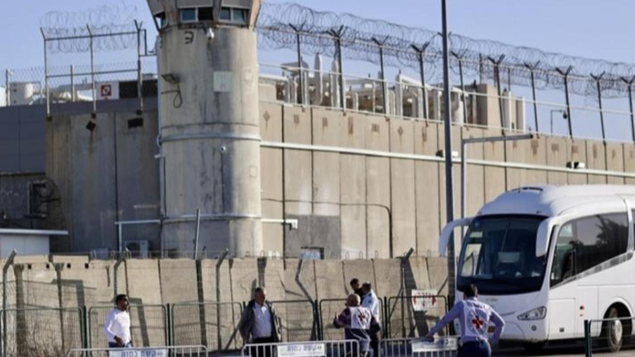 Kondisi Miris Tawanan Palestina yang Dibebaskan Israel 'Tinggal' Tulang & Penuh Kudis, Bandingkan sama Sandera Dilepaskan Hamas