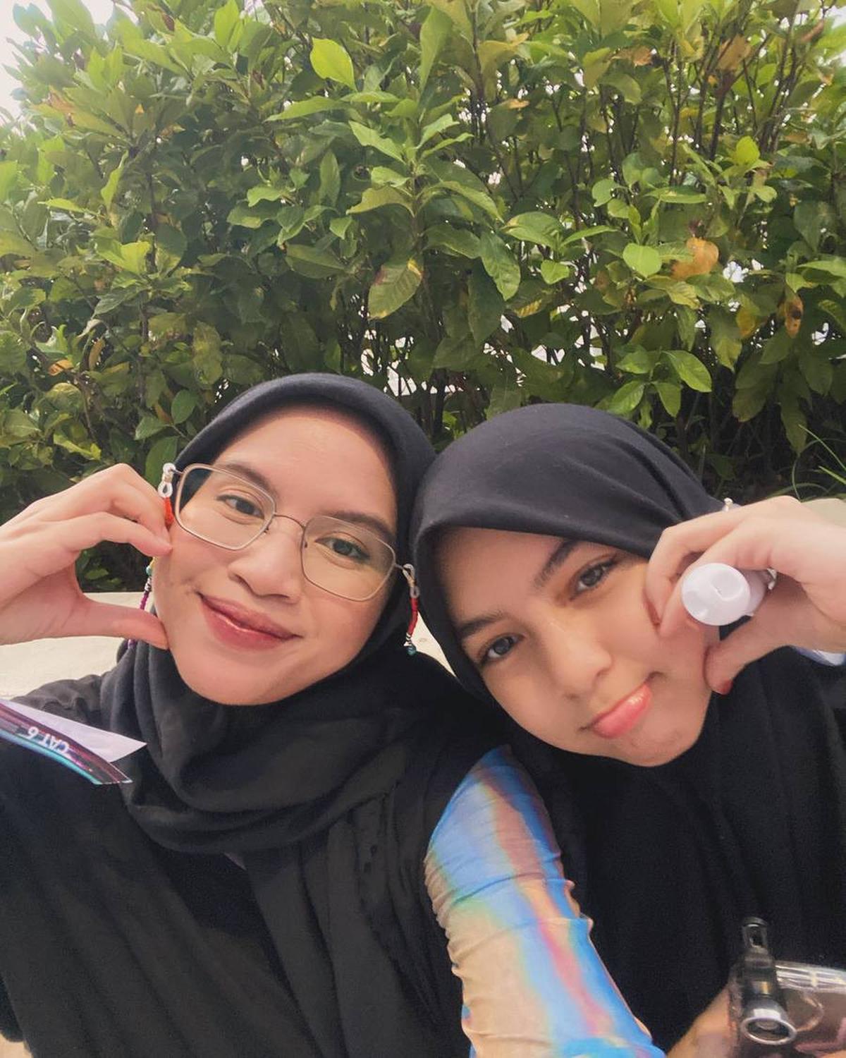 8 Potret Hangat Sienna Anak Marshanda Bareng Ibu Sambungnya, Akrab bak Bestie - Wajahnya Makin Mirip