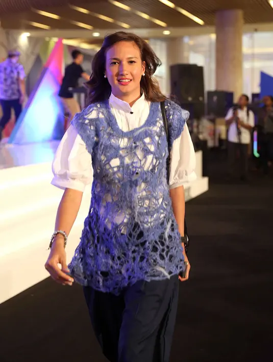 "Ada beberapa destinasi yang sangat menarik yang bisa untuk dikunjungi dan dinikmati yakni pantai Bowele dan Kondangmerak," tukas Nadine Chandrawinata. (Nurwahyunan/Bintang.com)