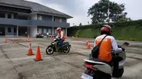Forum Wartawan Otomotif Indonesia mengadakan program safety riding course bagi anggotanya. (Arief A/Liputan6.com)