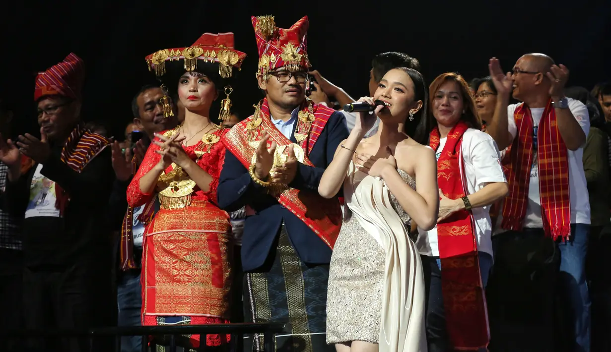 Lyodra dinobarkan sebagai juara Indonesian Idol X, Senin (2/3/2020). (Adrian Putra/Fimela.com)