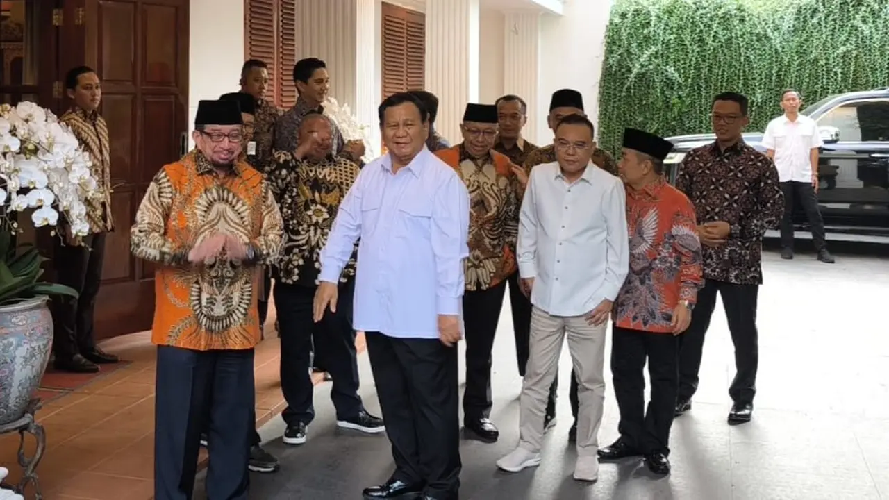 Presiden Terpilih Prabowo Subianto menerima kunjungan Partai Keadilan Sejahtera (PKS) di kediaman Kertanegara, Jakarta Selatan.