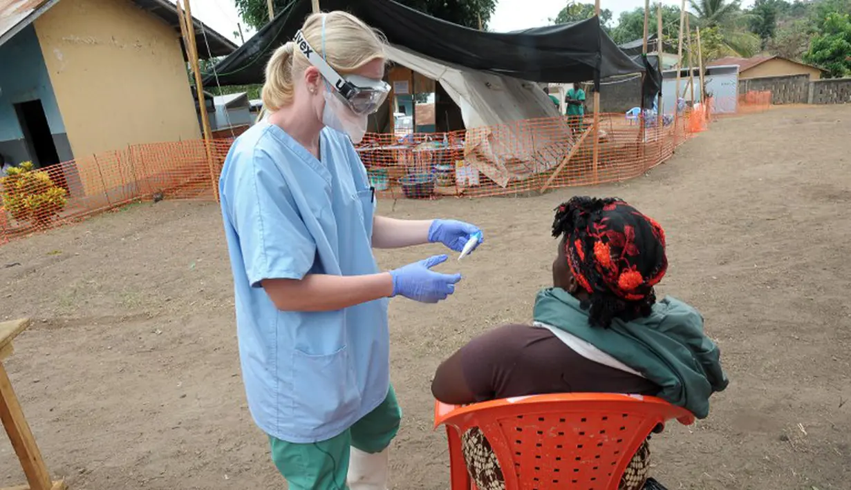 Virus Ebola ditularkan lewat kontak langsung dengan penderita dan banyak menewaskan korban (AFP PHOTO / SEYLLOU)