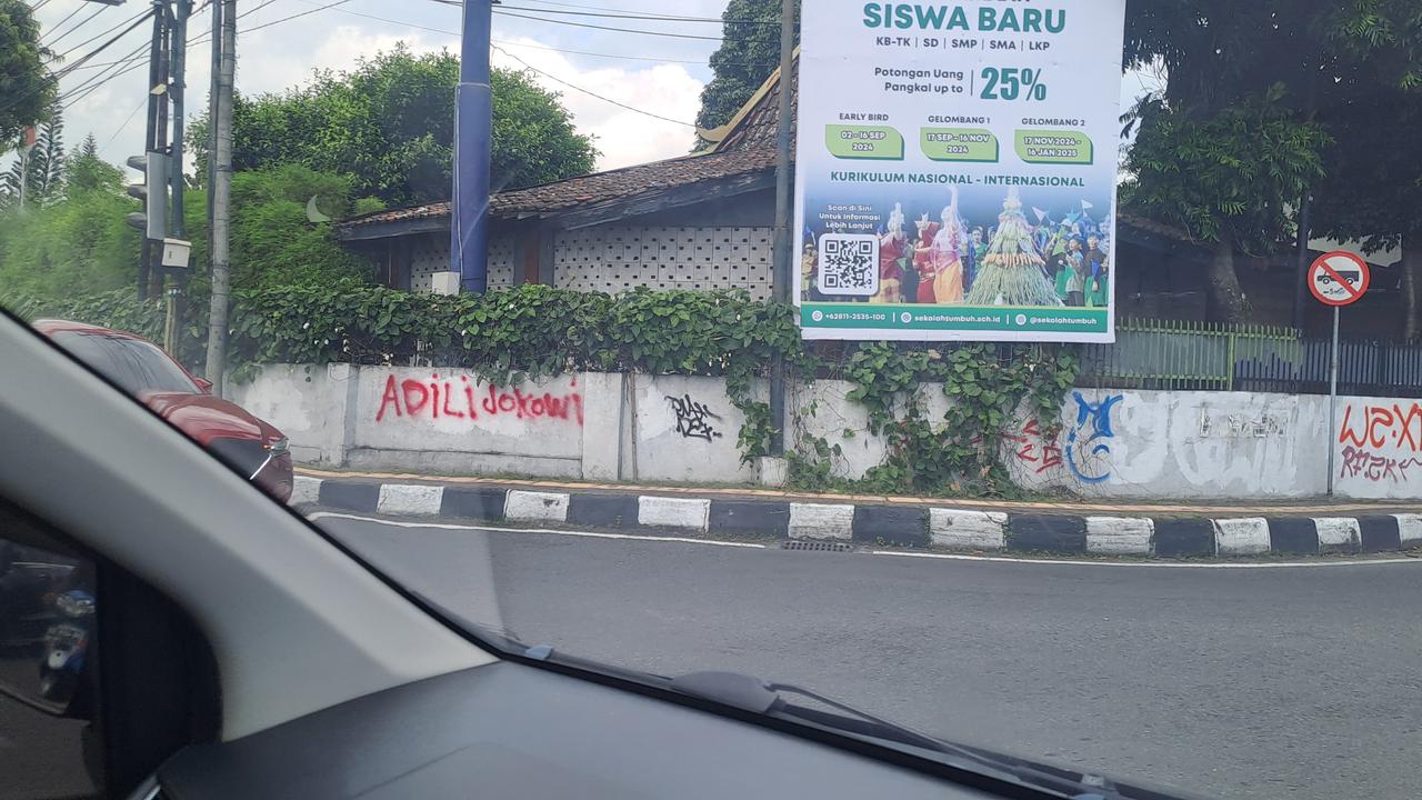 Muncul Coretan 'Adili Jokowi' di Yogyakarta hingga Sleman, Satpol PP Sebut Totalnya 15 Titik