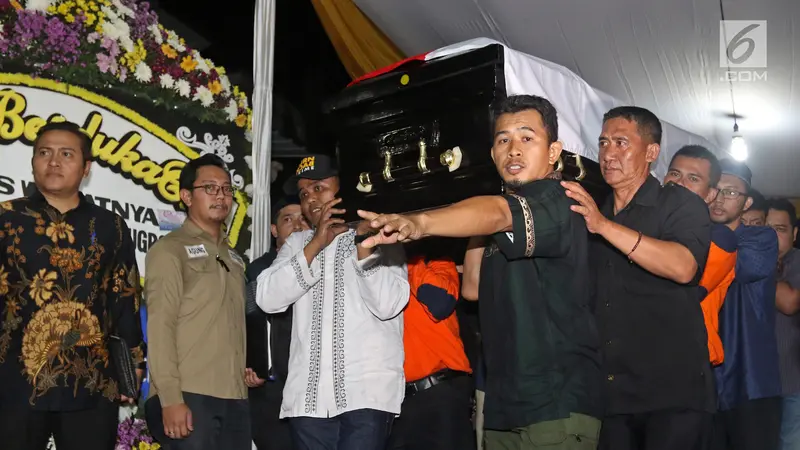 Jenazah Sutopo Purwo Nugroho Tiba di Rumah Duka Raffles Hils