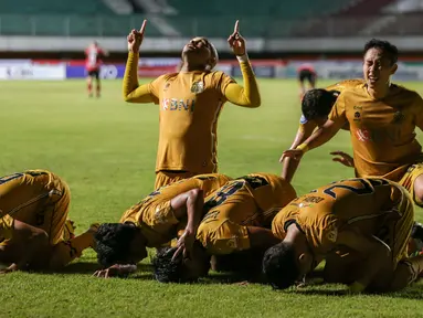Bhayangkara FC menang tipis 2-1 atas Bali United pada pekan kedelapan di Stadion Maguwoharjo, Sleman, Sabtu (23/10/2021) malam. (Bola.com/Bagaskara Lazuardi)