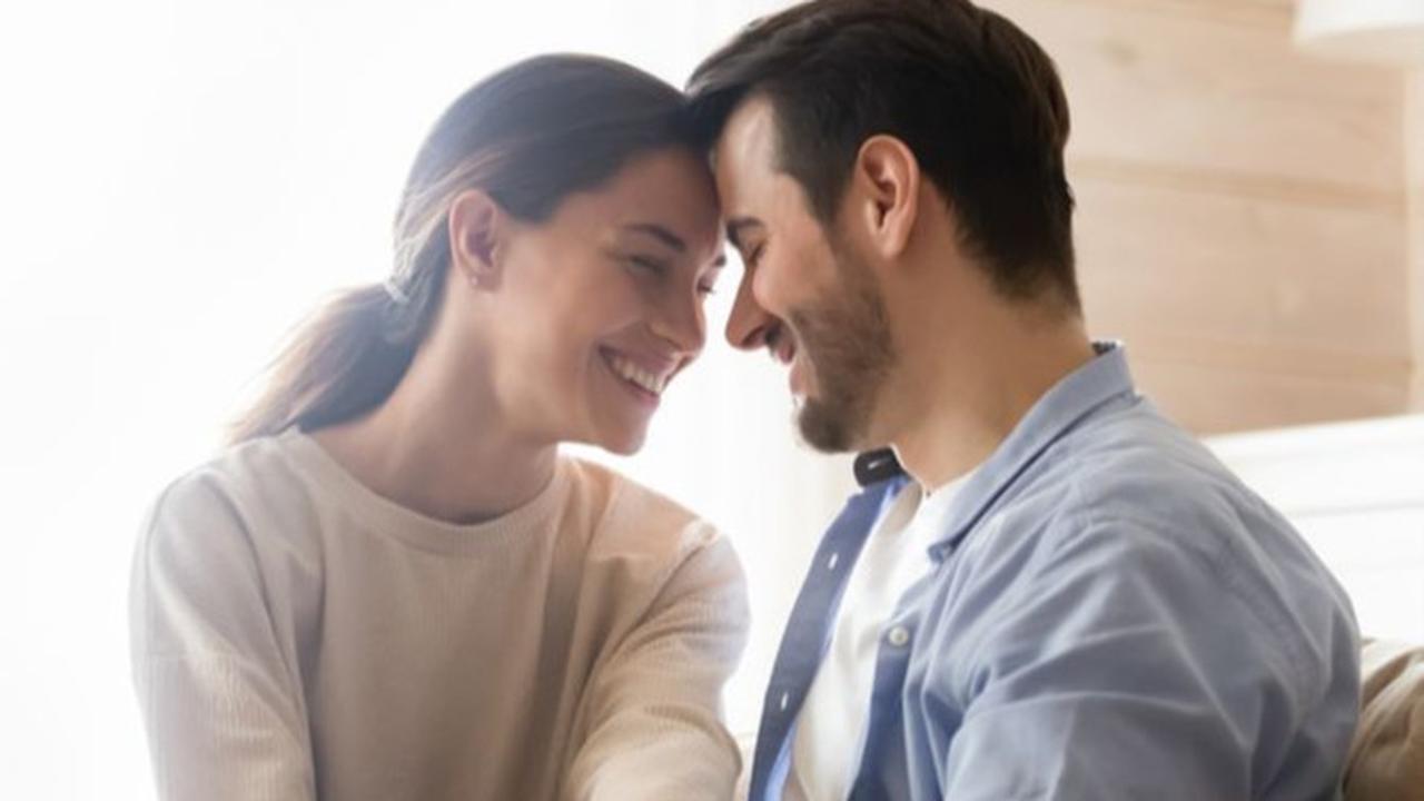 8 Posisi Bercinta yang Bisa Memberi Penetrasi Dalam dan Menyentuh G-Spot
