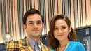Syifa Hadju dan Rizky Nazar tampil serasi di ajang gala premiere Princess and The Boss. Keduanya jadi pemain utama yang membawakan kisah cinta. Momen gala premiere ini Rizky Nazar mengenakan kemeja kotak-kotak kuning yang membuatnya tampil meriah. (Liputan6.com/IG/syifadailystory)