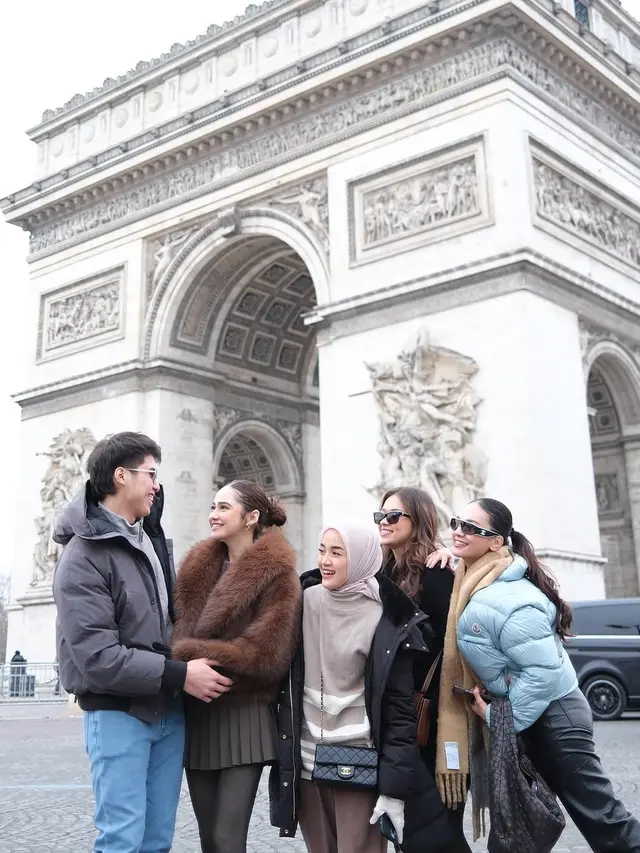 Gaya Serasi El Rumi dan Syifa Hadju saat Liburan di Paris, Kasual hingga Elegan