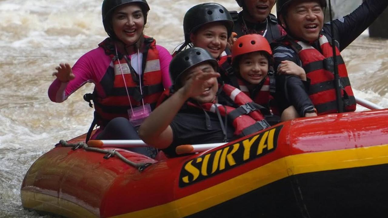 Momen Seru Liburan Keluarga Anang Hermansyah di Bali