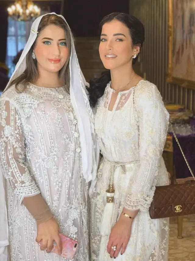 Tasya Farasya dan Tasyi Athasyia