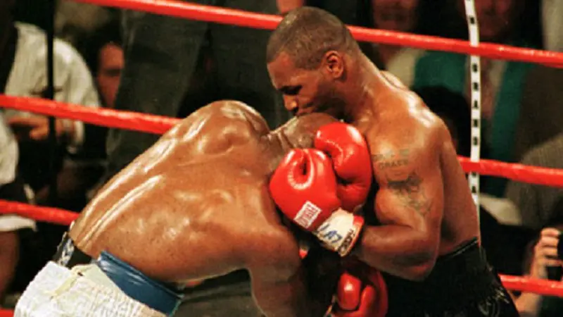 28-6-1997: Insiden Mike Tyson Gigit Kuping Evander Holyfield