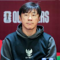 Pelatih Timnas Indonesia Shin Tae-yong mengaku ogah mengecewakan suporter saat timnya menjamu Vietnam dalam laga lanjutan Kualifikasi Piala Dunia 2026 di Stadion Utama Gelora Bung Karno (SUGBK), Kamis (21/3/2024). (Bola.com/Bagaskara Lazuardi)