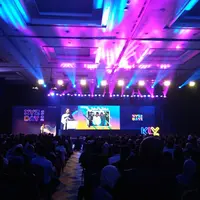 Acara yang sudah dinanti selama ini akhirnya hadir juga. XYZ Day 2018, kini tengah berlangsung di The Hall Senayan City, Jakarta Pusat, Rabu (25/4/2018), sudah dipadati pengunjung sejak pukul 9.00 WIB. (Syifa Ismalia/Bintang.com)