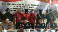 Rilis kepolisian tentang kasus pembunuhan sadis bos kelapa sawit yang mayatnya ditemukan Februari lalu, Minggu (6/5) (dok. Radar Sampit/Jawa Pos Grup)