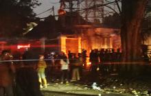 Lewat Pukul 18.00 WIB, Massa di DPRD Jabar Dibubarkan Gunakan Gas Air Mata