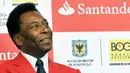 Legenda sepakbola Brasil, Pele saat menghadiri even dimana dia dinobatkan sebagai "Guest of Honor" dan "Ambassador of Sports", di Bogota, 16 Januari 2010. AFP PHOTO / Guillermo Legaria 