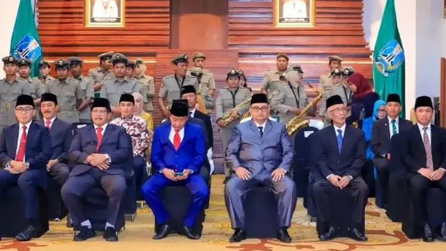 Enam penjabat bupati yang dilantik Khofifah. (Istimewa)