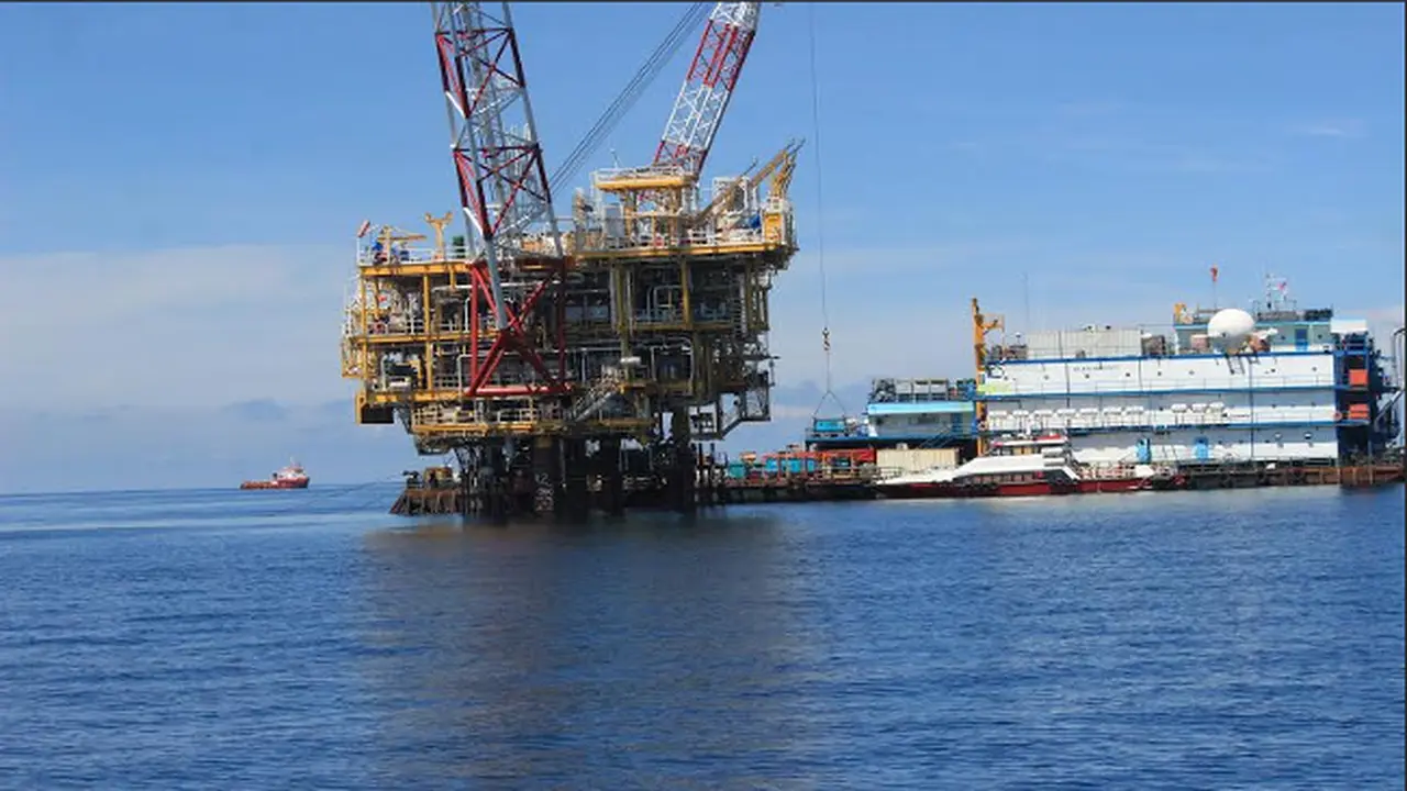 Jurus Total Hadapi Harga Minyak Dunia Tertekan