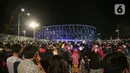 <p>Masyarakat menonton Festival Tabuh Bedug Malam Takbiran di Jakarta International Stadium (JIS), Jakarta, Minggu (1/5/2022). Pemerintah Provinsi DKI Jakarta menyelenggarakan Festival Beduk bertepatan dengan malam menyambut Idul Fitri 1443 Hijriah. (Liputan6.com/Faizal Fanani)</p>