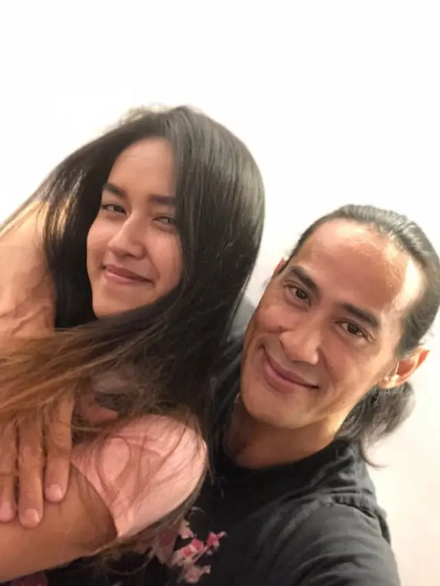 Yasmin Napper Bareng Ade Rai