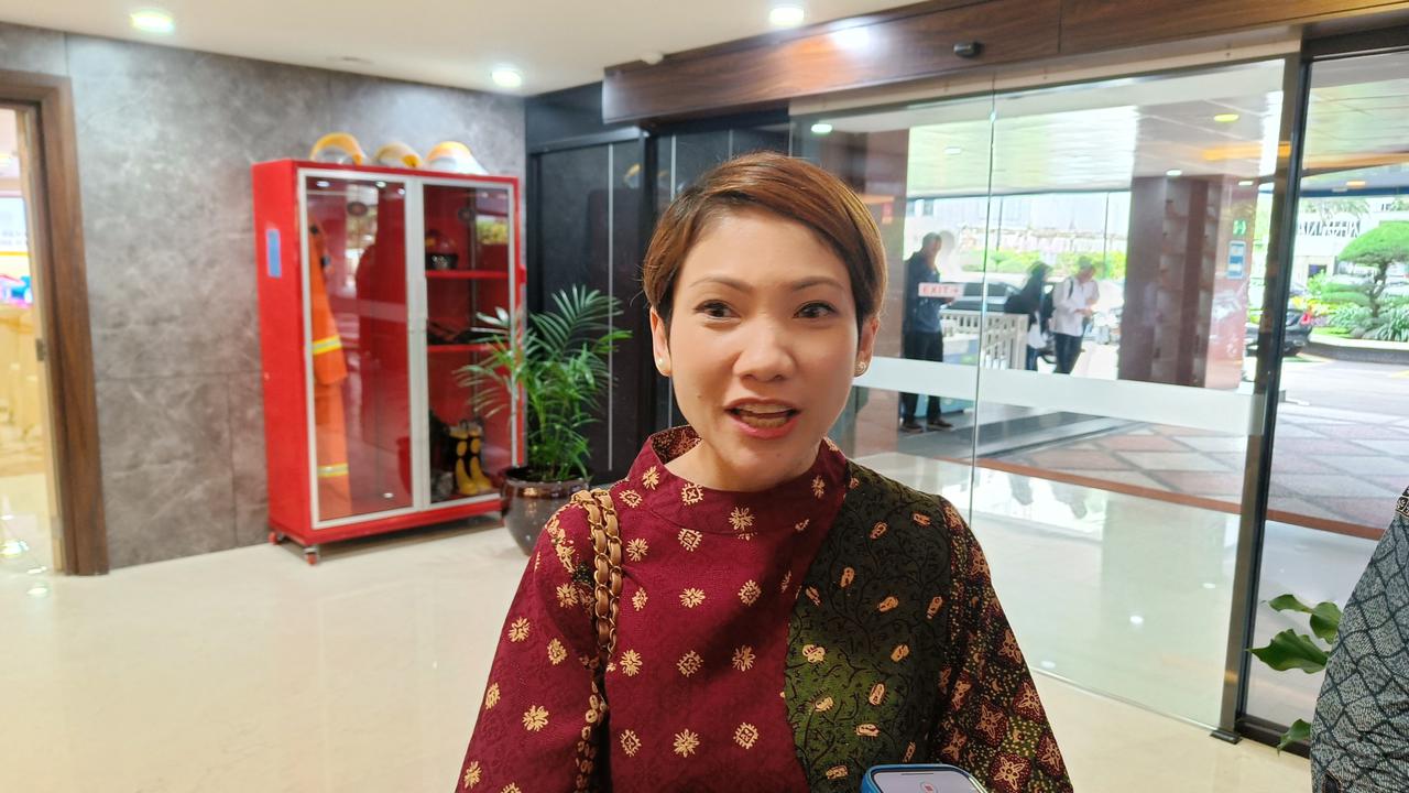 Direktur Utama BP-AKR, Vanda Laura