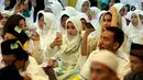 Suasana Istighosah menyambut Milad ke-54 Partai Golkar dan Hari Santri Nasional, di aula DPP Partai Golkar, Jakarta, Kamis (18/10). Kegiatan itu bertema "Memperkokoh Keberagaman untuk Mewujudkan Indonesia Damai dan Sejahtera". (Liputan6.com/Johan Tallo)