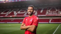 Renan Lodi. Bek kiri berusia 24 tahun ini didatangkan Nottingham Forest dari Atletico Madrid pada awal musim 2022/2023 dengan status pinjaman selama 1 tahun hingga Juni 2023. Meski berstatus pinjaman, Nottingham Forest mesti mengeluarkan biaya peminjaman sebesar 5 juta euro. Bersama Forest musim 2022/2023 ini ia telah tampil dalam 5 laga di Liga Inggris. (nottinghamforest.co.uk)