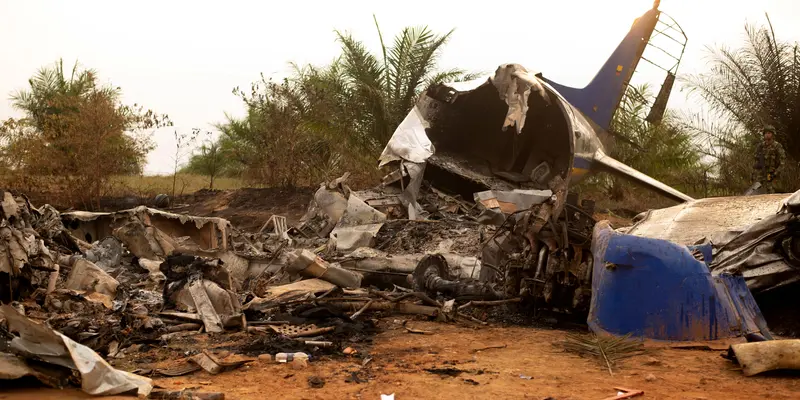 Penampakan Puing Pesawat Douglas DC-3 yang Jatuh di Dataran Kolombia