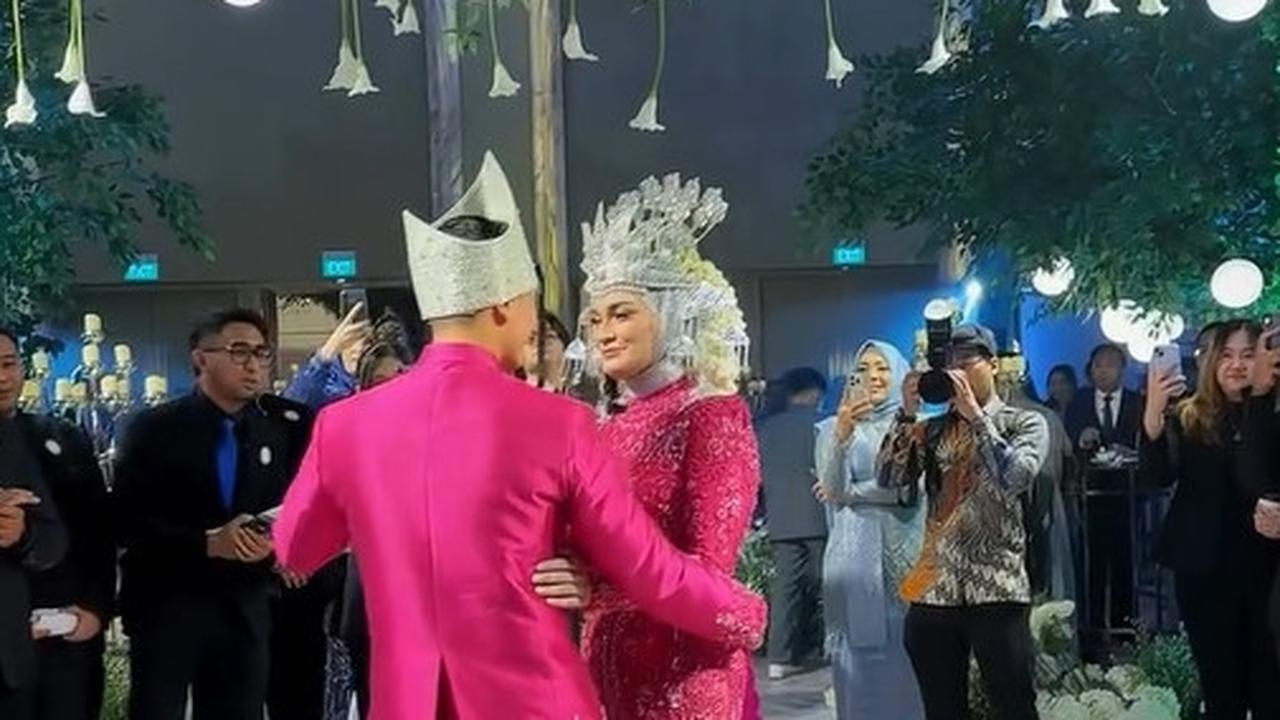 Potret First Dance Zumi Zola dan Putri Zulhas di Resepsi Pernikahan, Cium Kening Mesra - Romantis dan Bucin Abis