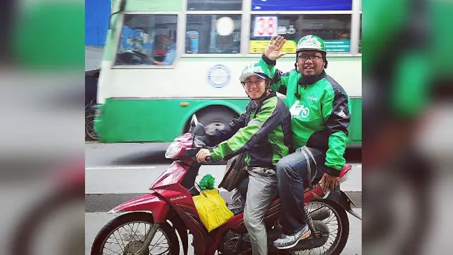 Sederet sopir ojek online membuktikan bahwa sopir ojek online juga mampu berwisata ke luar negeri.