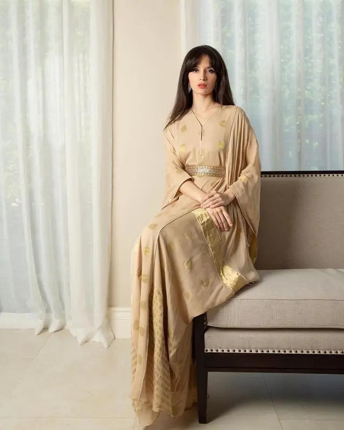 Inspirasi Dress Batik Panjang, Perpaduan yang Wajib Dimiliki untuk Gaya Stylish