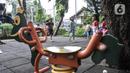 Anak-anak saat bermain di Ruang Publik Terpadu Ramah Anak (RPTRA) Benhil 2, Bendungan Hilir, Jakarta, Rabu (14/9/2022). Pemerintah Provinsi DKI Jakarta gencar membangun ruang publik di Ibu kota guna meningkatkan interaksi antarwarga dan sebagai destinasi hiburan alternatif. (merdeka.com/Iqbal S. Nugroho)