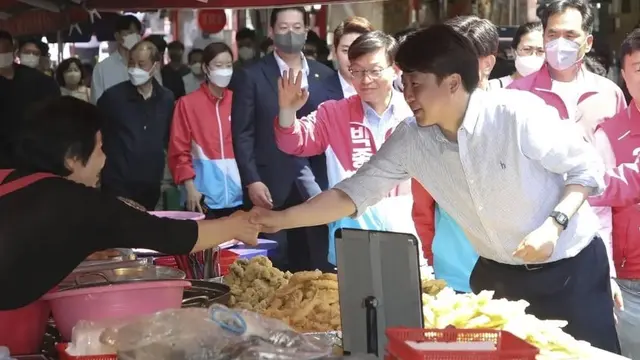 Lee Jun Seok, mantan pemimpin Dewan Partai Kekuatan Rakyat