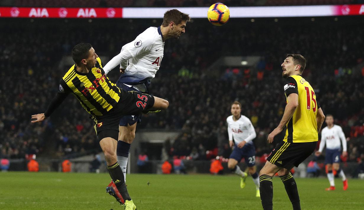 Fernando Llorente. Striker Spanyol dan SD Eibar berusia 36 tahun dengan postur 195 cm ini telah mencetak 75 gol lewat sundulan kepala dari total 208 gol. Gol-gol tersebut dicetak bersama Timnas Spanyol dan beberapa klub seperti Athletic Bilbao, Juventus dan Tottenham Hotspur. (AFP/Adrian Dennis)