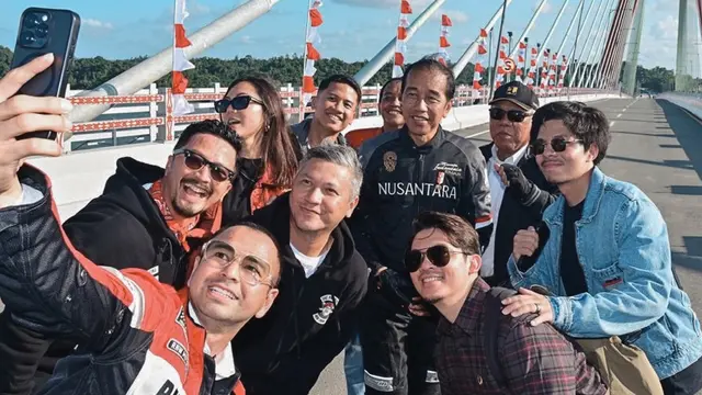 Potret Serunya Gading Marten Naik Moge Keliling IKN Bareng Jokowi dan Para Selebriti
