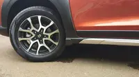 Suzuki XL7 memiliki ground clearance 200mm. Paling pendek dibanding kompetitornya. (Septian/Liputan6.com)