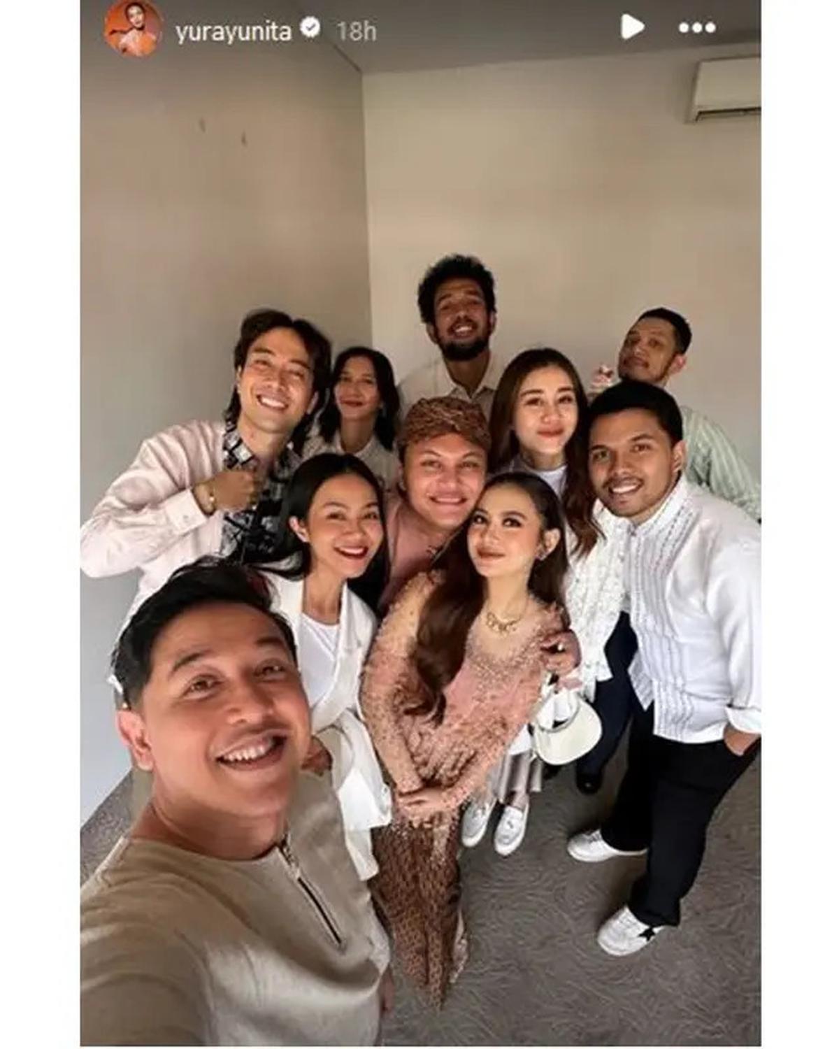 7 Potret Tamu Artis di Tasyakuran 7 Bulanan Mahalini, Lyodra Gandeng Randy Martin