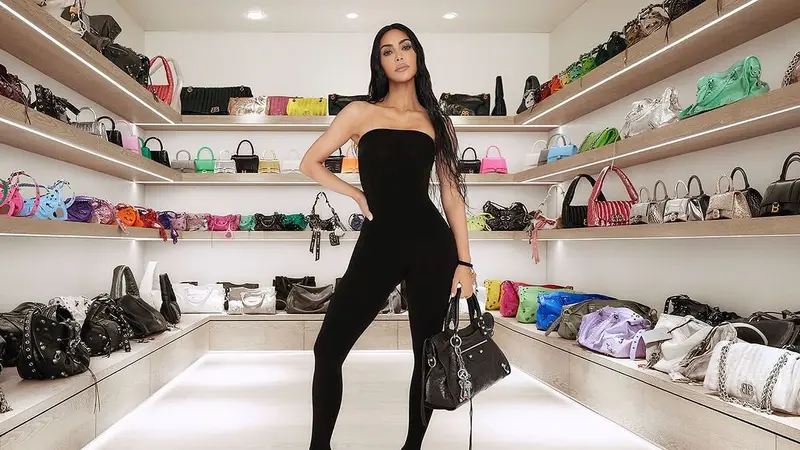 Kim Kardashian Diancam Boikot karena Mesra Lagi dengan Balenciaga, Dianggap Dukung Pedofilia