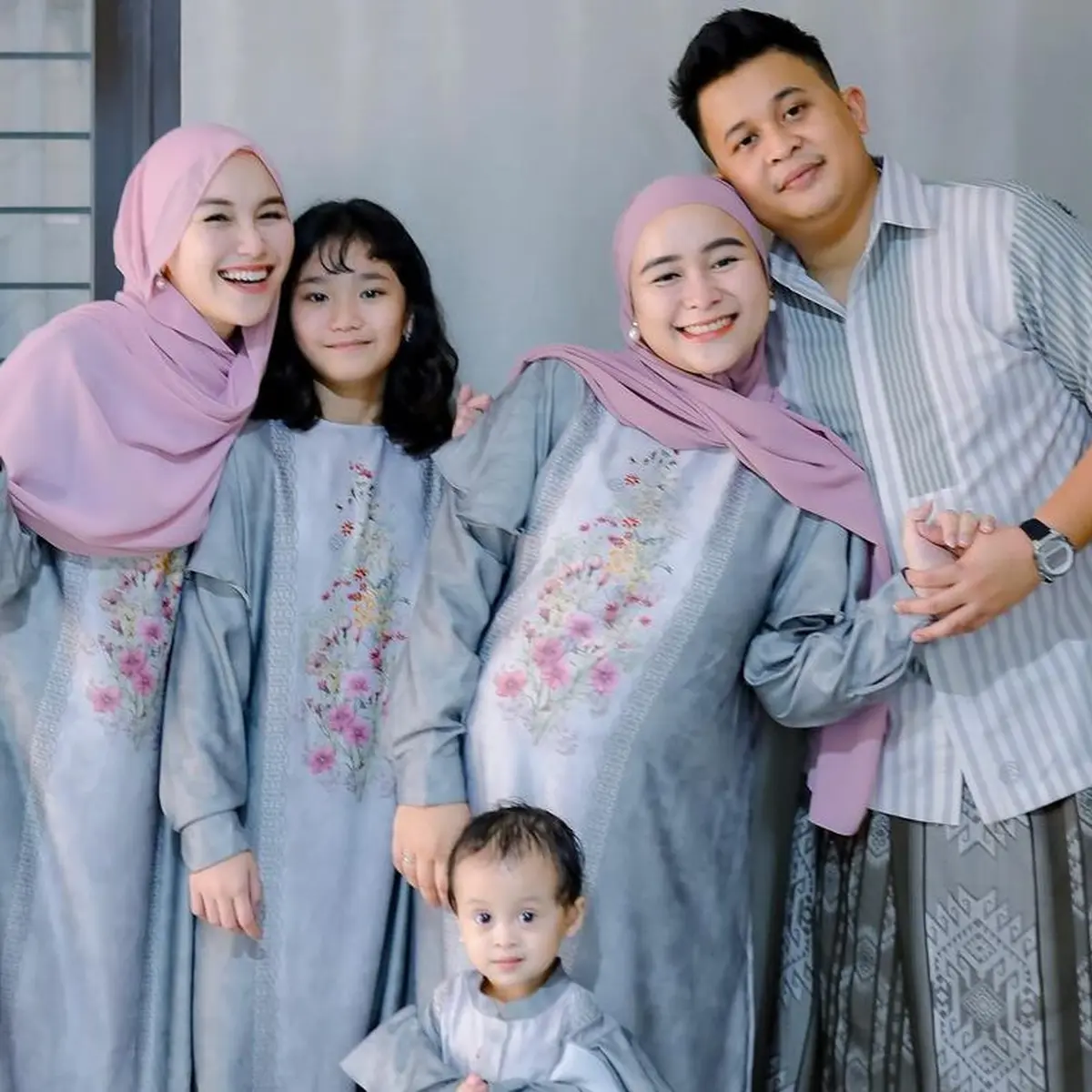 Before and After Ayu Ting Ting di Momen Idul Adha, Jadi Tukang Daging  Selepas Shalat Ied - Entertainment Fimela.com