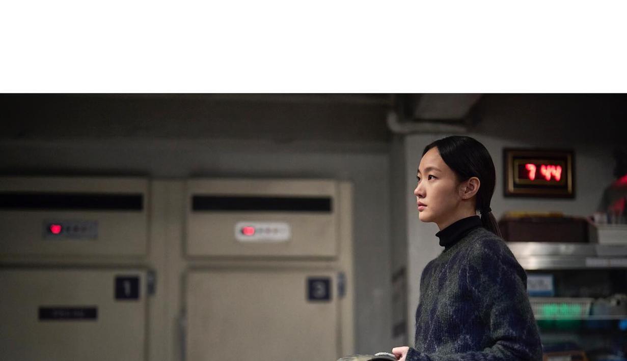 Jadi Dukun, Kim Go Eun Bagikan Foto di Balik Layar Film Exhuma