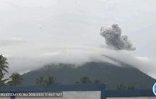 Badan Geologi Catat Getaran Erupsi Gunung Ibu Maluku Utara Selama 50 Detik