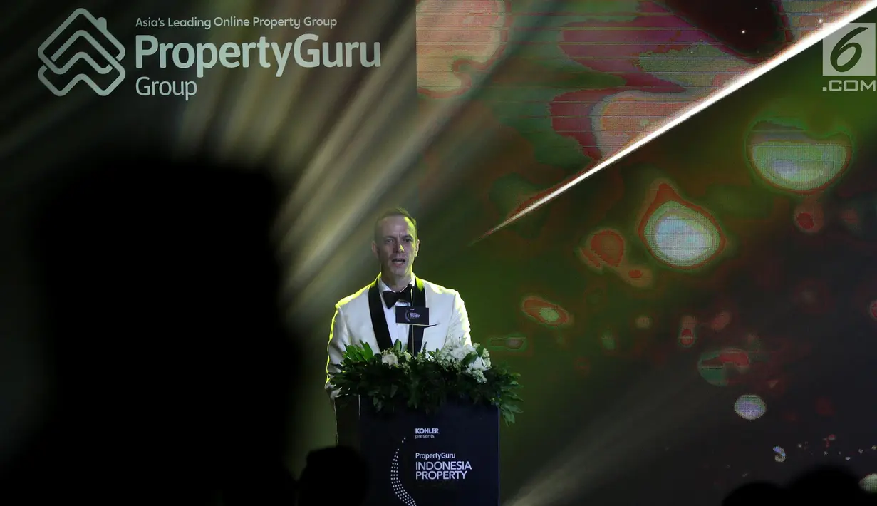 Pendiri dan Managing Director PropertyGuru Asia Property Awards, Terry Blackburn memberikan sambutan saat menghadiri acara penghargaan PropertyGuru Indonesia Property Awards 2018 di Jakarta, Kamis (20/9). (Liputan6.com/Johan Tallo)