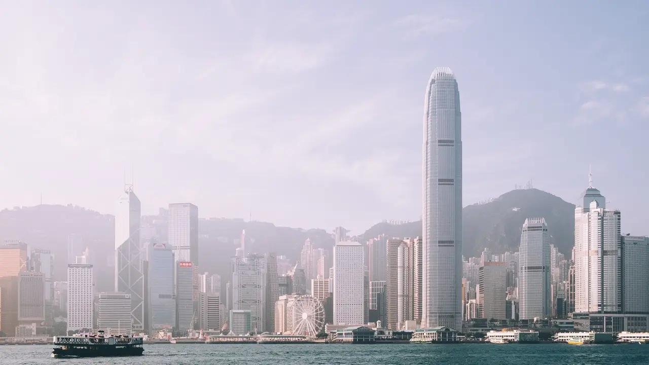 8 Tempat Berbelanja dan Bersantap yang Wajib Dikunjungi di Hongkong