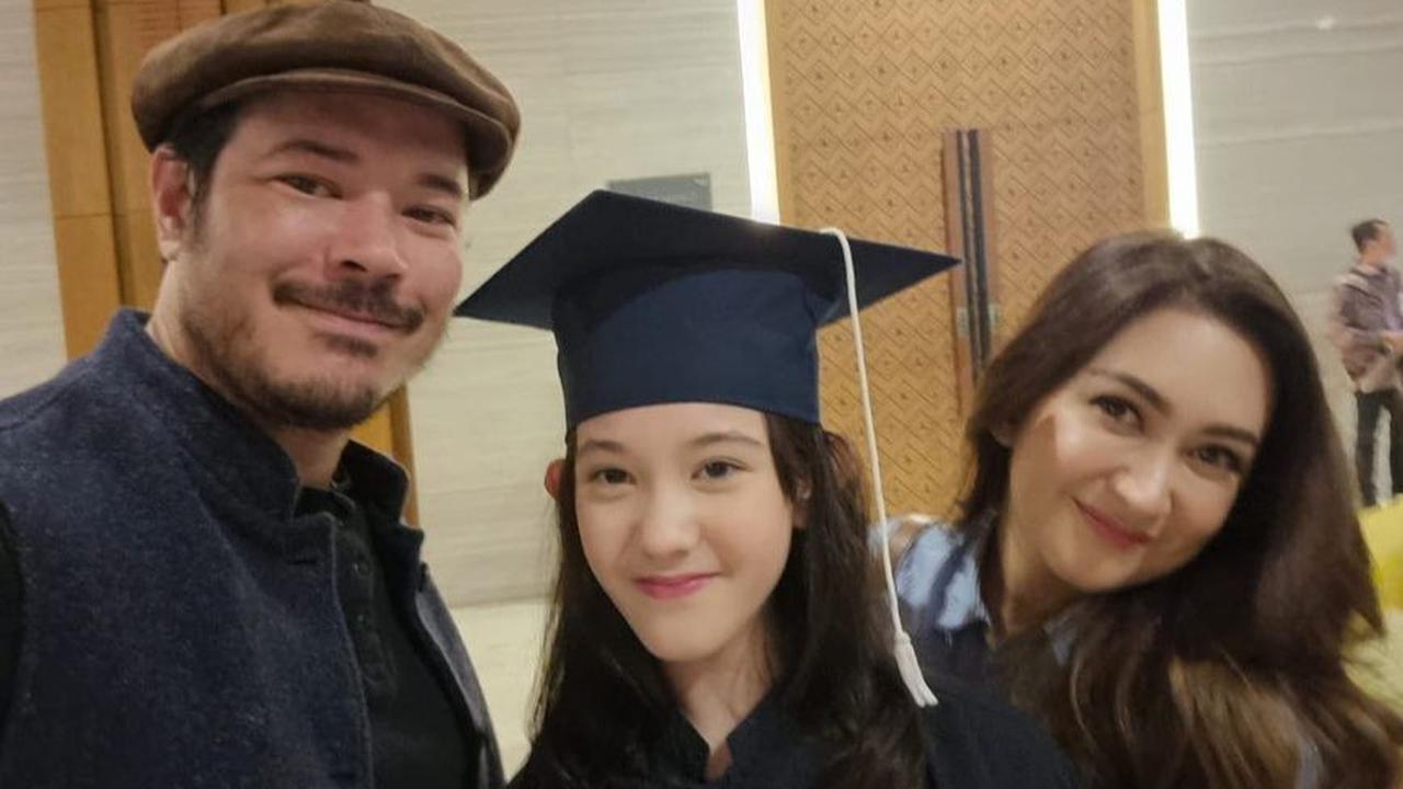 Di akhir tulisannya, Nafa Urbach menyebut jika dirinya dan Zack Lee sedang belajar menjadi orang tua Mikhaela yang utuh. Supaya Mikhaela mendapatkan kasih yang penuh tanpa kurang.