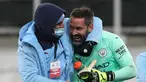 Kemenangan 4-3 Manchester City atas tuan rumah Newcastle United, Jumat (14/5/2021) memberi arti tersendiri bagi Scott Carson, kiper ketiga The Citizens. Setelah menunggu hampir 10 tahun, tepatnya 3645 hari, ia tampil lagi di Premier League. Berikut perjalannnya. (AFP/Peter Powell/Pool)
